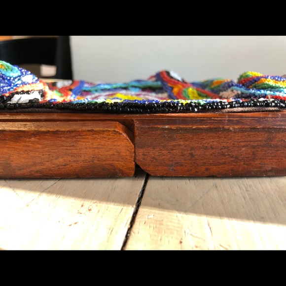 Beaded clutch with wooden handle by Antik Kraft - Picture 6 of 7